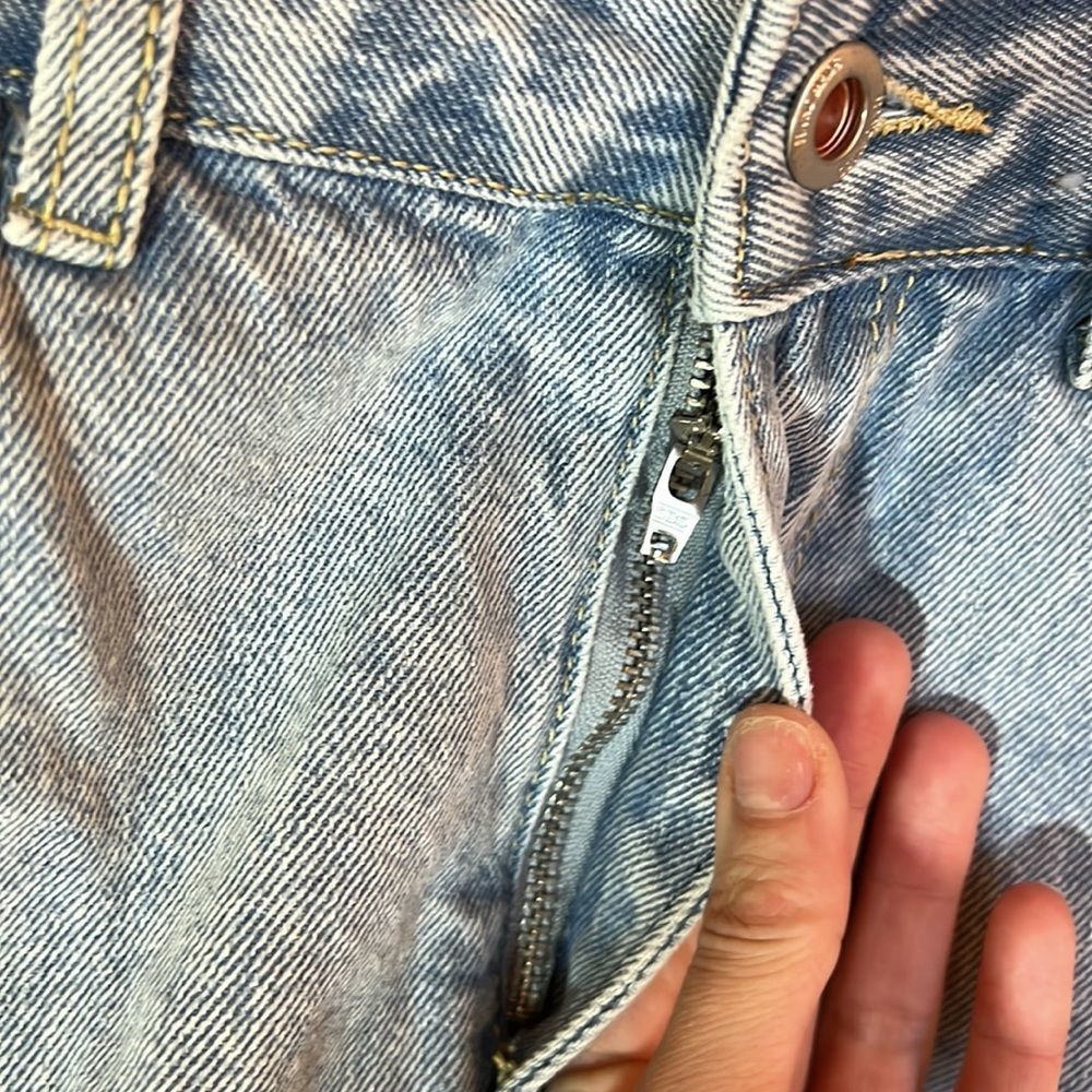 Sexy high rise bum rip jean shorts - Picture 7 of 10